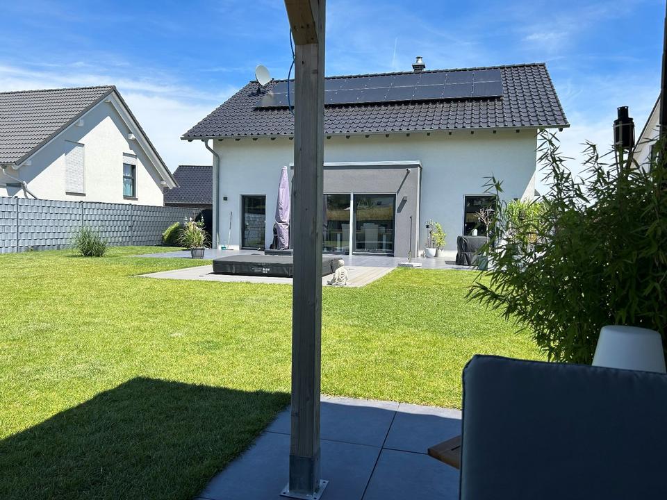 Thumbnail-Freistehendes Einfamilienhaus, KFW40, Landhauscharme und Luxus