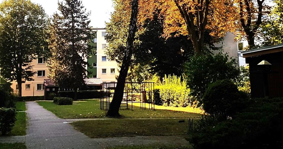 Thumbnail-ETW - 62 m2, Berlin Spandau,saniert ,Stellplatz, Erbbaupacht 2066