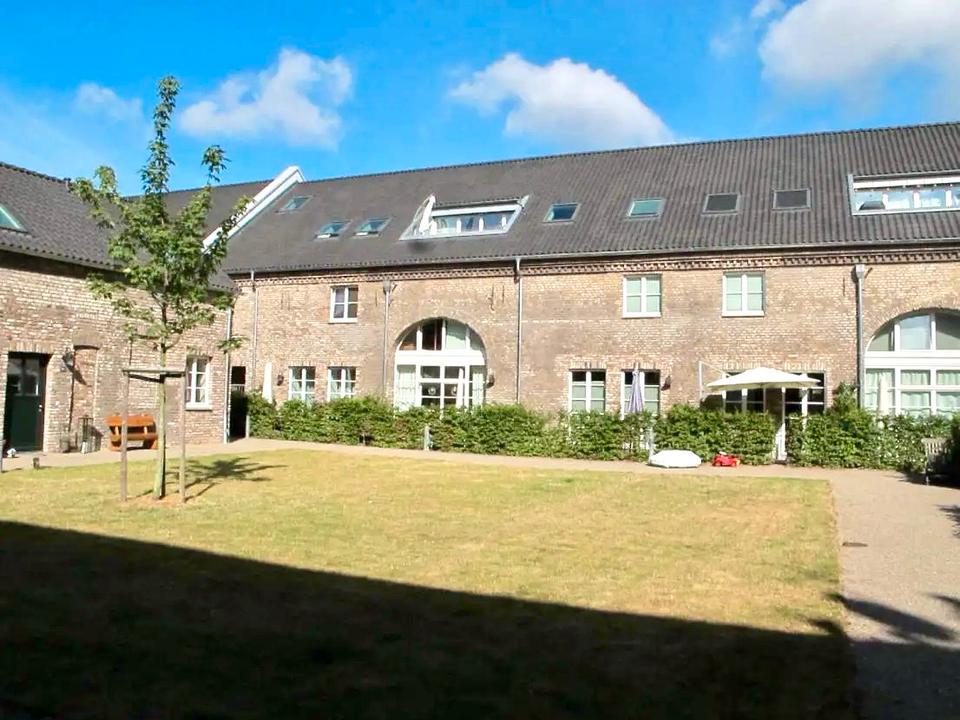 Thumbnail-3-Zi. ca. 98qm Wohnung mit Terrasse u. Stellplatz in ruhiger Lage