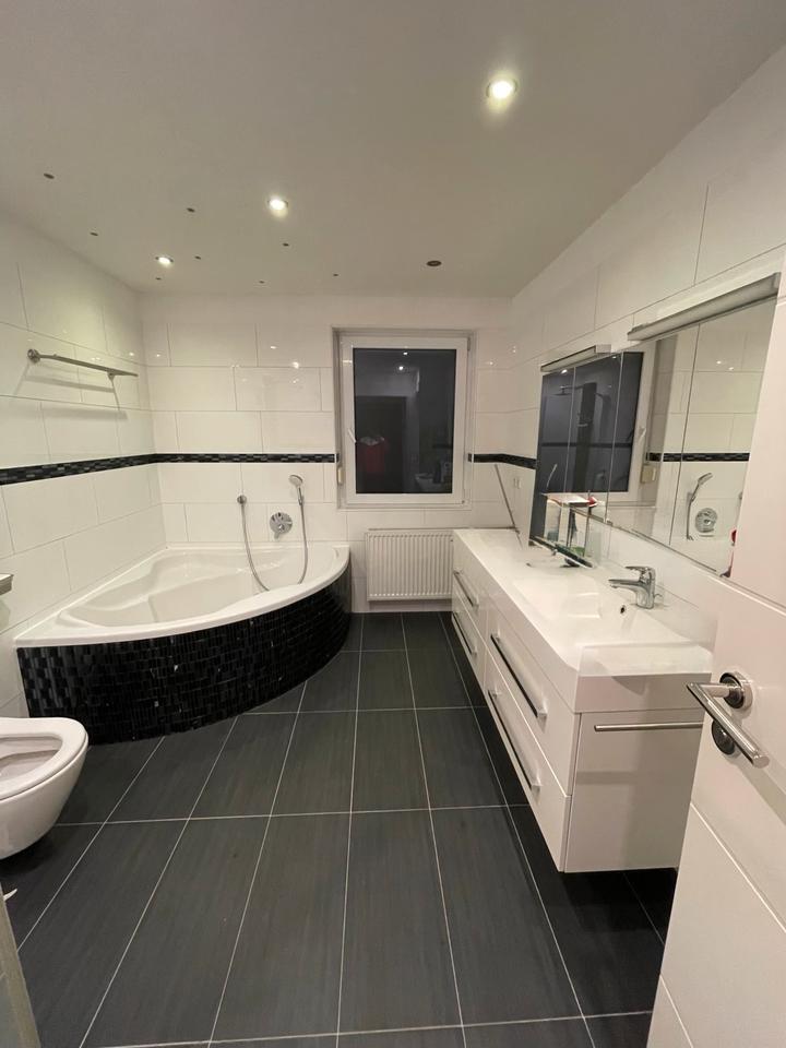 Thumbnail-Einfamilienhaus mit Dachterrasse, Garage & Garten – 130 m², 5 Zi.