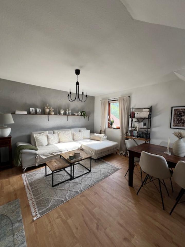 Thumbnail-MückeO.-Ohmen, 104m², 4ZKB mit Wanne, Kaminofen und Balkon