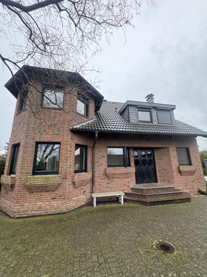 Thumbnail-Einfamilienhaus mit vier Schlafzimmern in Mönchengladbach