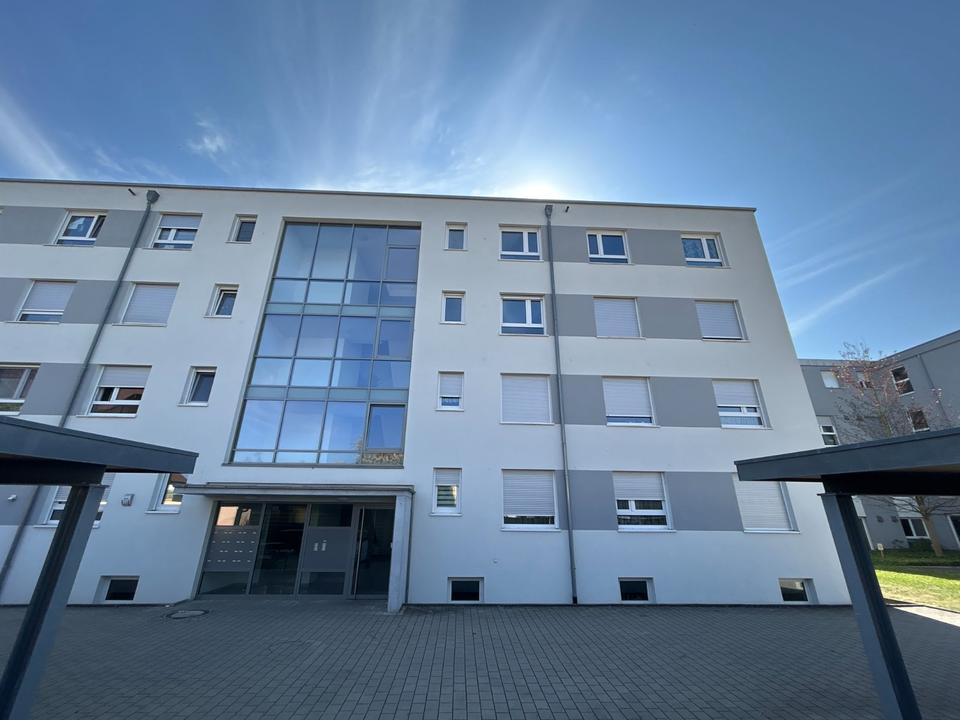 Thumbnail-moderne 4,5 Zimmer-EG-Wohnung mit Terrasse, EBK - gehobene Ausstattung