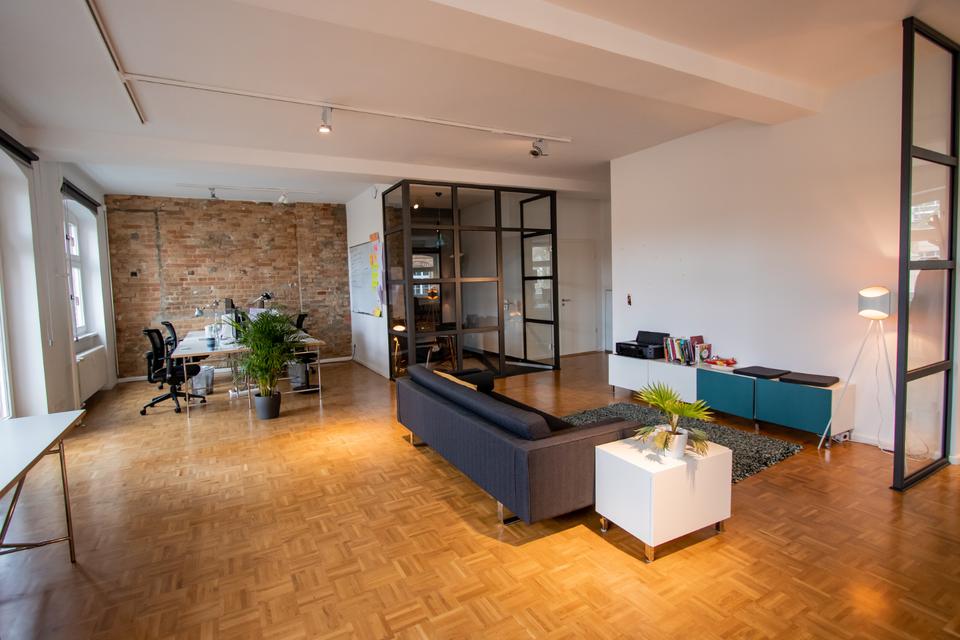 Thumbnail-Team-Insel: Ruhiger, privater Büroraum für 4 Desks, Glasfaser