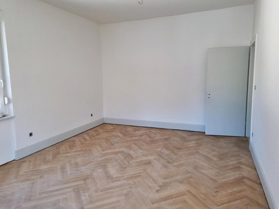 Thumbnail-Tolle, frisch renovierte 2,5 Zimmer Wohnung