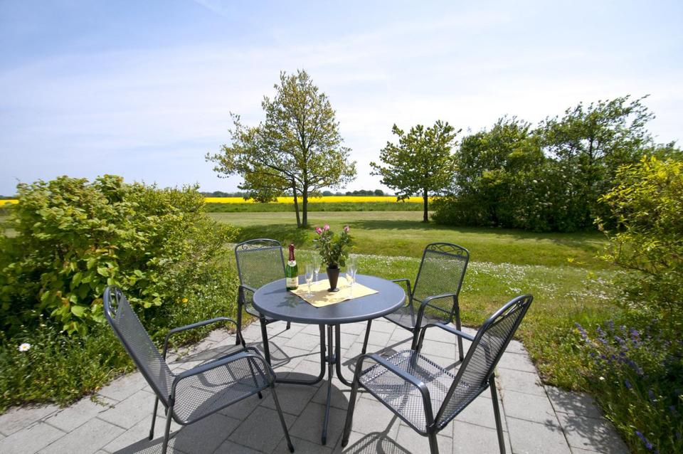 Thumbnail-Ostsee, Rügen, strandnahe Fewo mit Terrasse und Schlafraum
