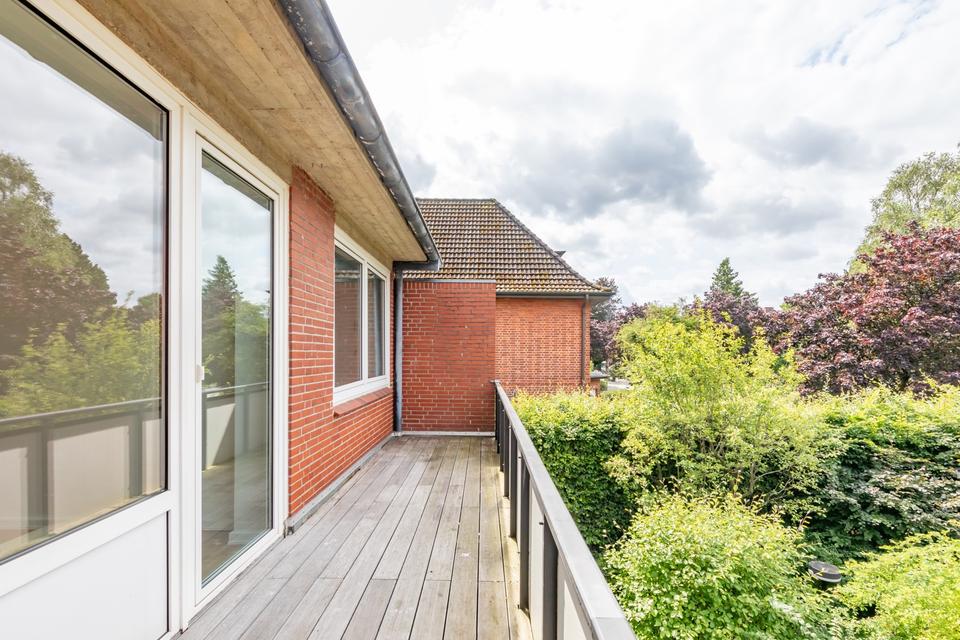 Thumbnail-Helle 2,5 Zimmer Wohnung mit Balkon - Klein Borstel