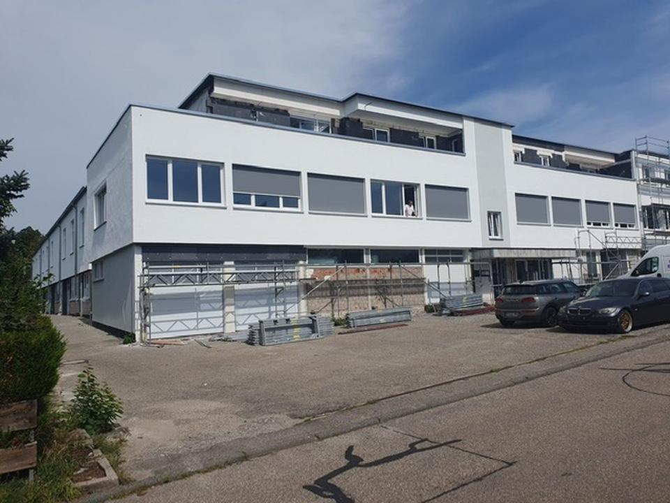 Thumbnail-Engelsbrand, verschiedene Büros,