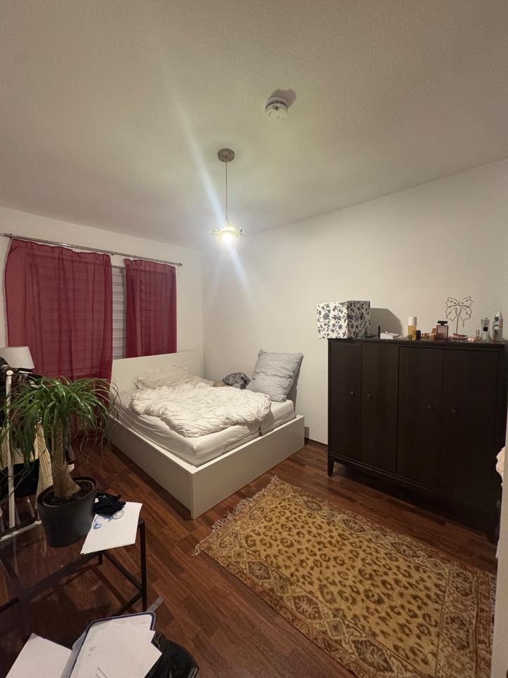 Thumbnail-2-Zimmer-Wohnung mit Balkon in Magdeburg – teilmöbliert, VB