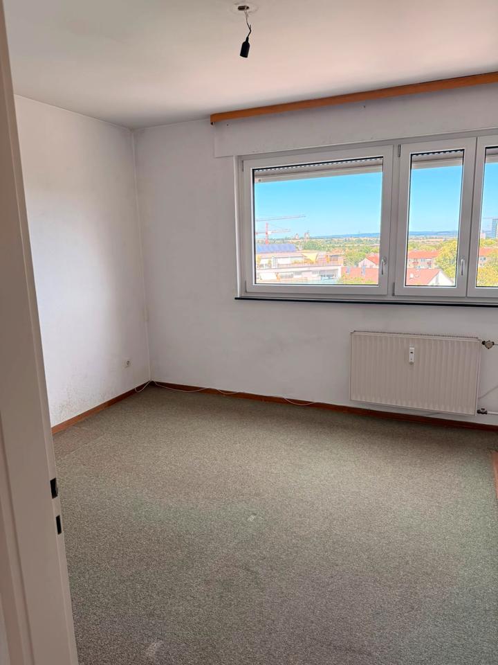 Thumbnail-4-Zimmer-Wohnung in Zuffenhausen zum Kauf, Provisionsfrei