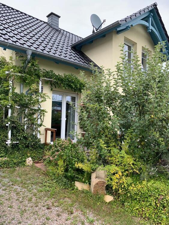 Thumbnail-Neuwertiges KfW-55 EFH auf Eckgrundst. in zent., naturhafter Lage