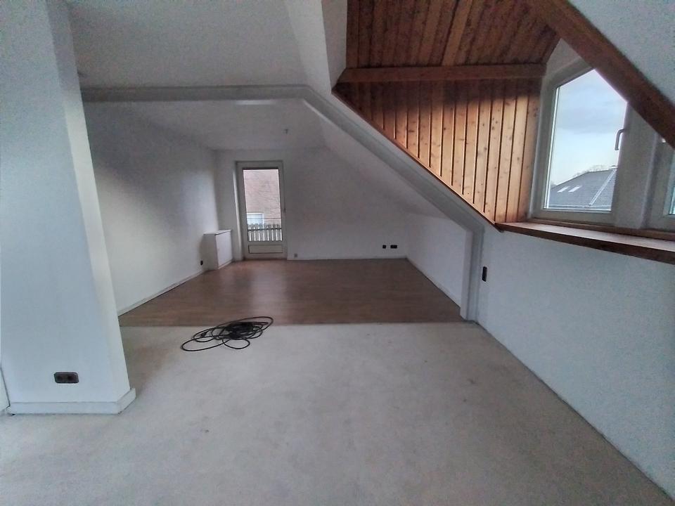 Thumbnail-Großzügige Dachgeschoss-Wohnung in Bordesholm zu vermieten