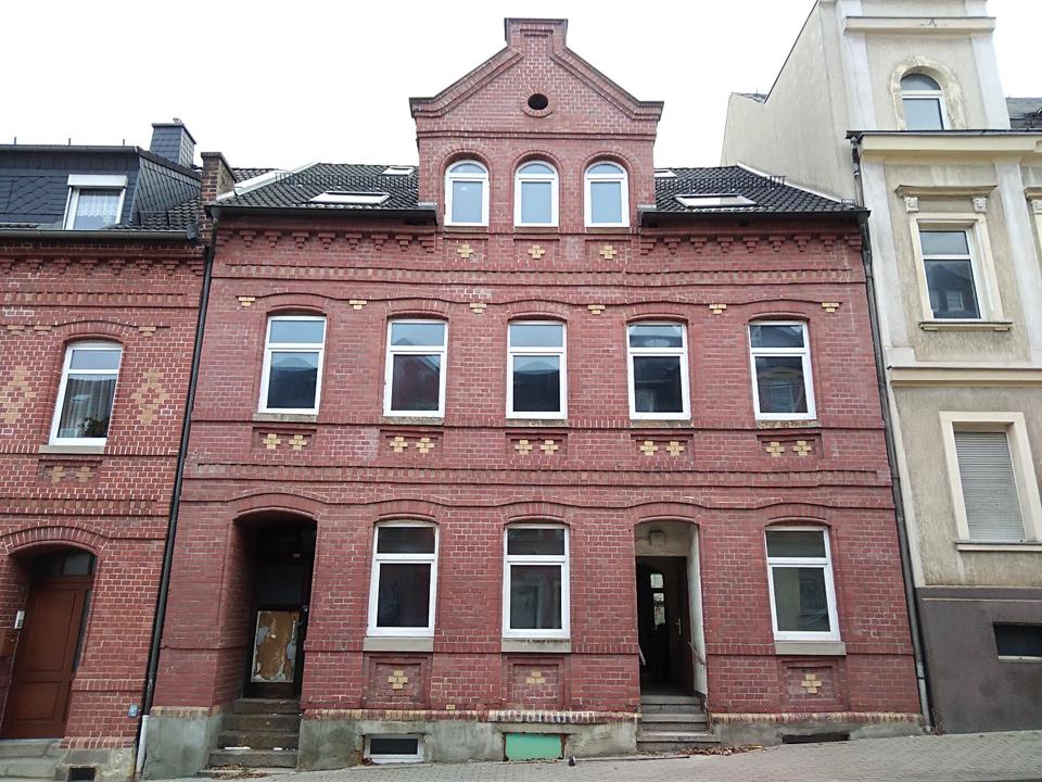 Thumbnail-Renovierungsbedürftiges Haus in 09337 Hohenstein-Ernstthal