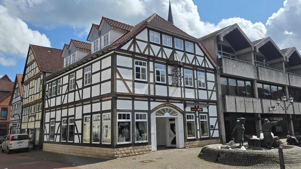 Thumbnail-Bürofläche im historischen Fachwerkhaus – zentral in Bad Münder