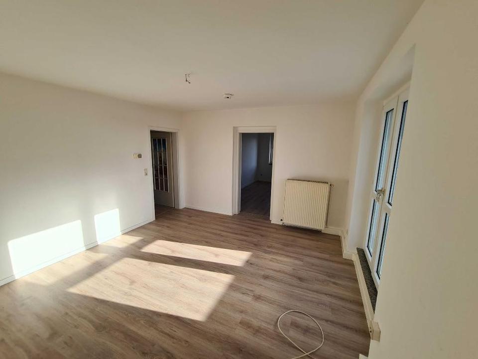 Thumbnail-Frisch renovierte 2-Raum-Wohnung in Nienburg (Saale)