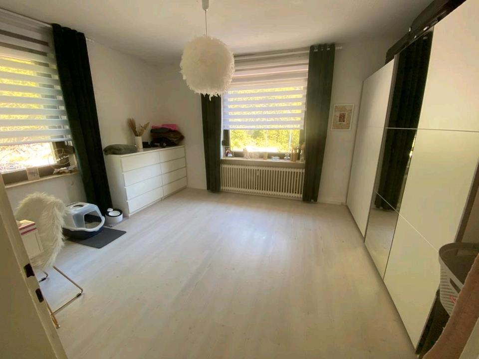 Thumbnail-3 12 Zimmer Wohnung ca 80 qm+ Balkon+2 Abstellräume+ Garten