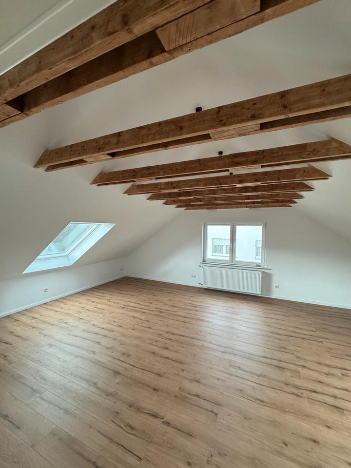 Thumbnail-Exklusive 5-Zimmer Maisonette-Wohnung mit Garten, Balkon & Garage