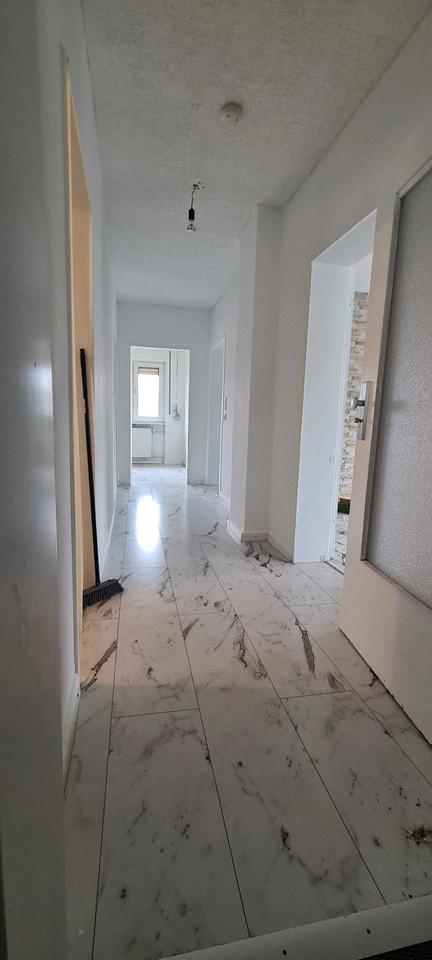 Thumbnail-3 Zimmerwohnung mit Balkon und Garage