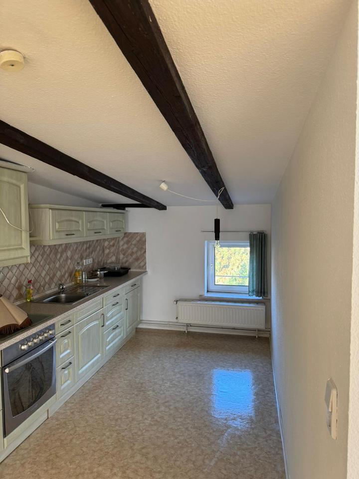 Thumbnail-Helle 2–3 Raum DG-Wohnung mit EBK + Waschmaschine – ruhig gelegen