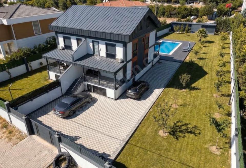 Thumbnail-Haus mit 6 Schlafzimmern in einem großen Garten und swimmingpool