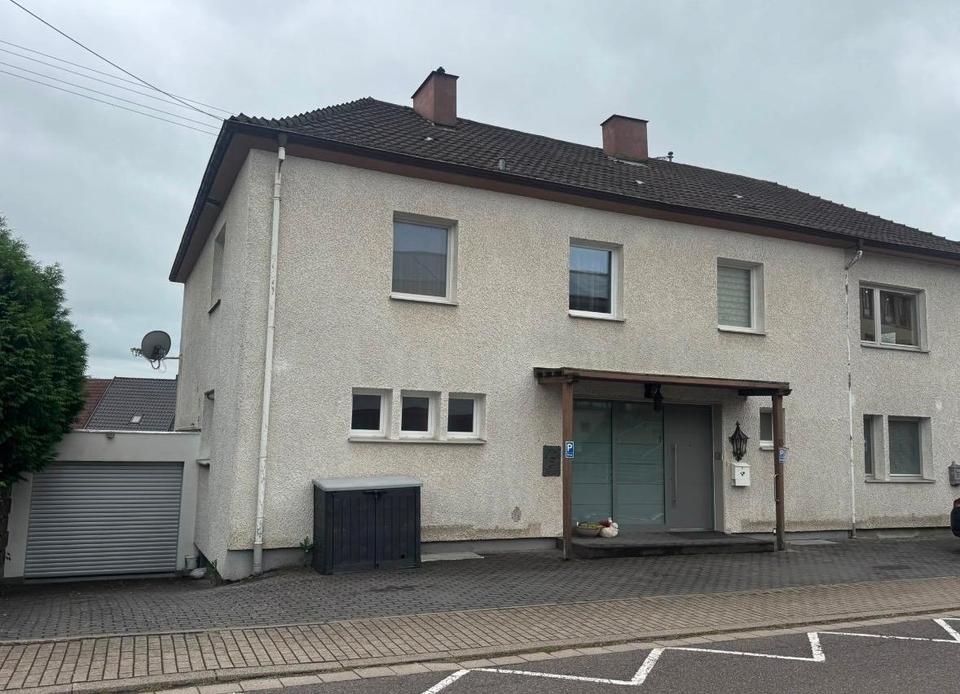 Thumbnail-Großzügige Stadtvilla in Lebach - 335 m² Wfl. | 4 Etagen | Pool