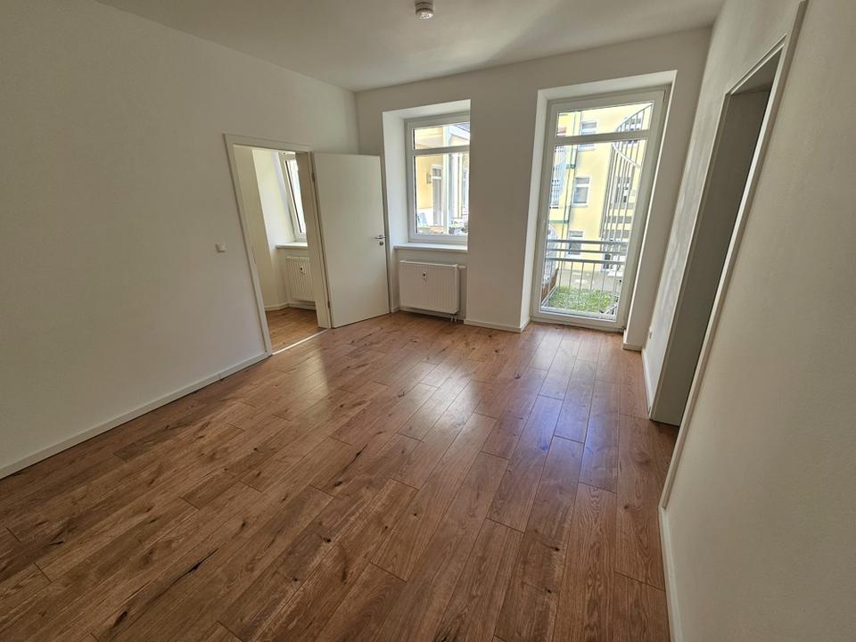 Thumbnail-Maisonettewohnung mit Terrasse, Gäste- WC, Tageslichtbad mit Badewanne und schönem Laminatboden!