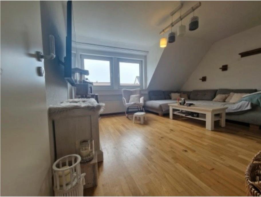 Thumbnail-Attraktive 4-Zimmer-Wohnung mit Balkon und zentrale Lage