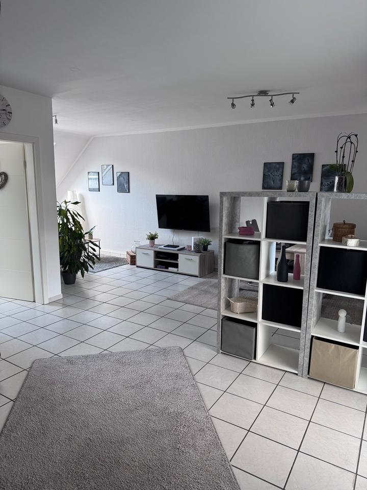 Thumbnail-Schöne 2 Zimmer Maisonette-Wohnung mit Balkon und Garage.