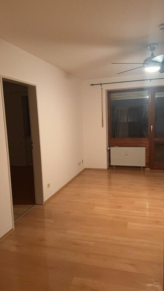 Thumbnail-2,5 Zimmer Wohnung im Regensburger Westen mit EBK& Balkon