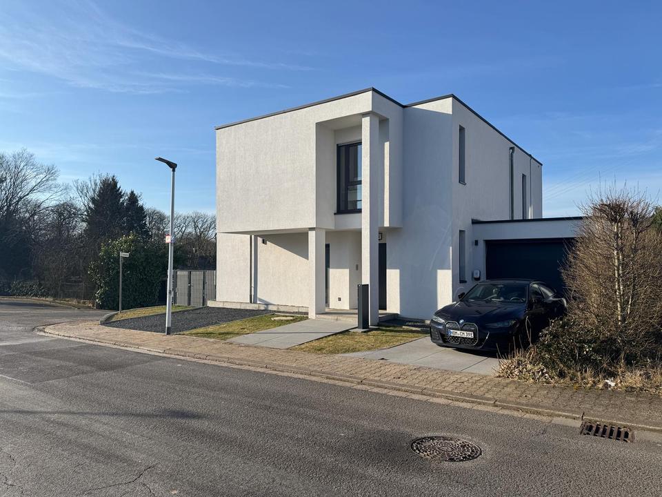 Thumbnail-PROVISIONSFREI – Modernes Einfamilienhaus mit PV-Anlage & Sauna