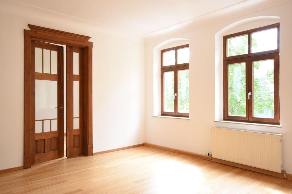 Thumbnail-Große Altbauwohnung mit Parkett ruhig und zentral gelegen