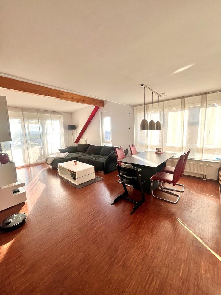 Thumbnail-Möblierte 4,5-Zi.-Dachmaisonette mit Galerie, großem Balkon, TG & E-Ladestation