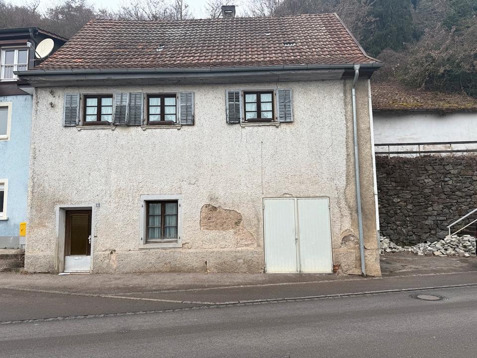Thumbnail-Haus mit Rheinblick in Luttingen Kernsarnierung bedürftig