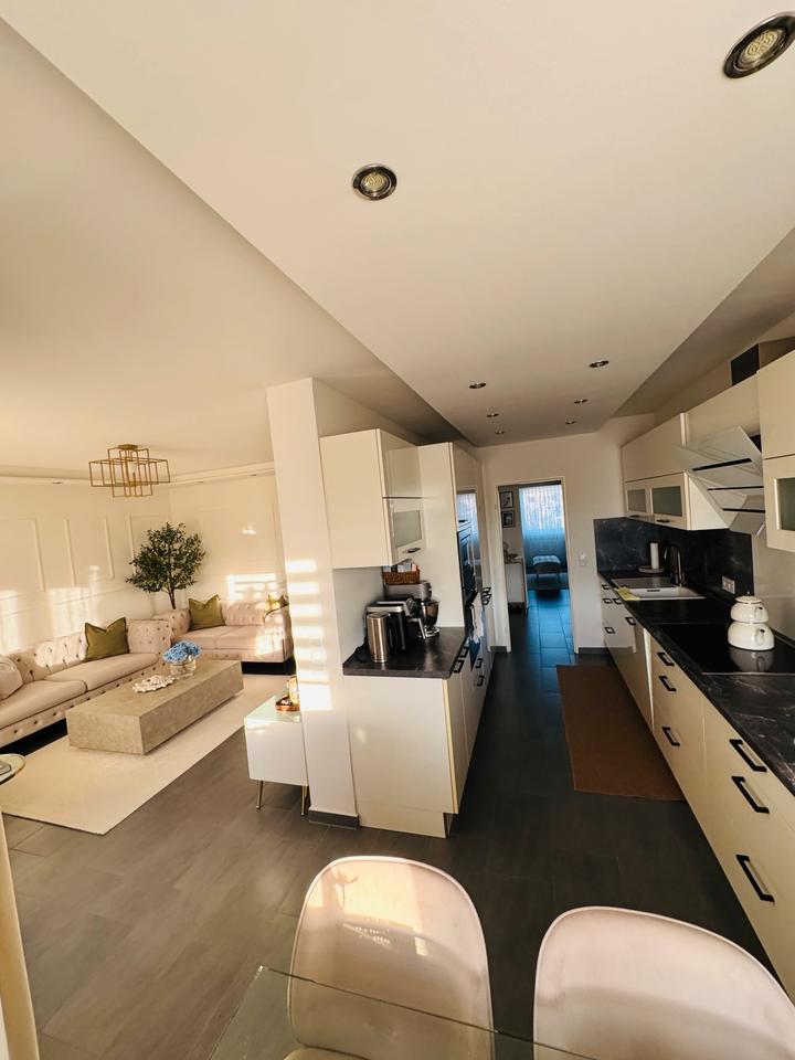 Thumbnail-Exklusive modern sanierte 3 Zimmer Wohnung mit Balkon