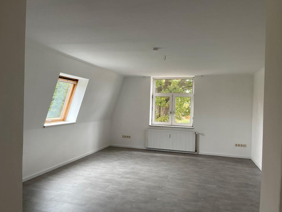 Thumbnail-Großzügige 2-Zimmerwohnung mit Balkon