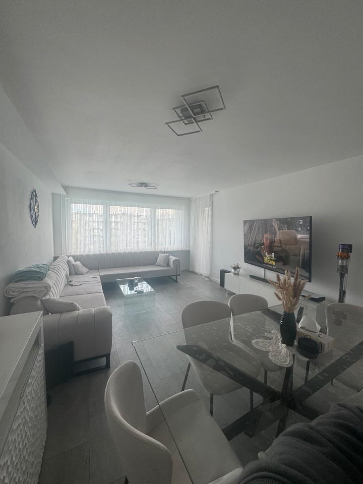 Thumbnail-Sanierte 2 Zimmer Wohnung mit Balkon und Einbauküche