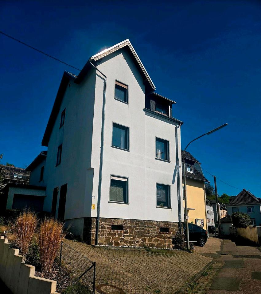 Thumbnail-Einfamilienhaus mit Einliegerwohnung und attraktiver Rendite