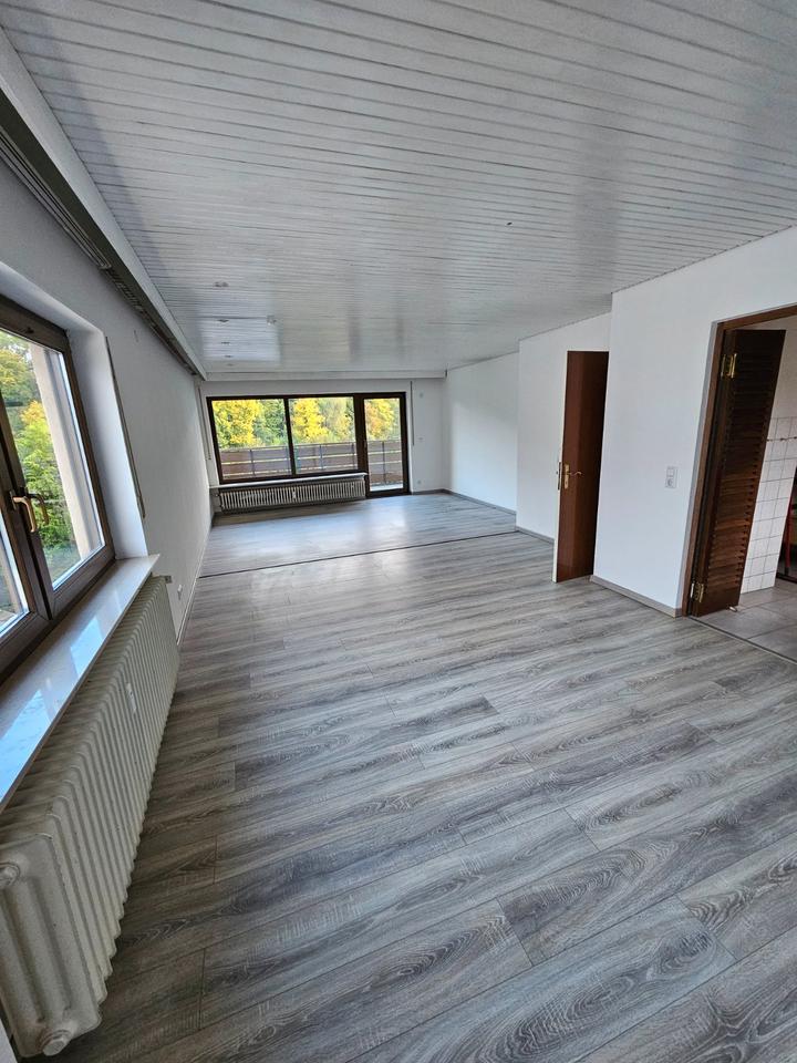 Thumbnail-Schöne 4 Zimmerwohnung im OG mit Balkon