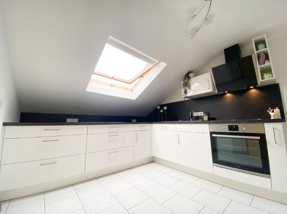 Thumbnail-Hochwertig, renovierte 2-Zimmer-DG-Wohnung mit EBK - 15.04.2026