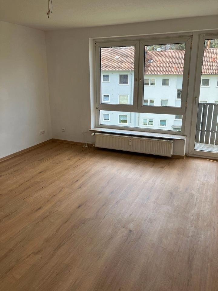 Thumbnail-Praktische 3-Zimmer Wohnung mit neuen Bodenbelägen und Balkon zu vermieten