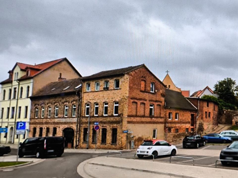 Thumbnail-Mehrfamilienhaus mit GartenGaragen in HETTSTEDT !!!TEXT LESEN!!!