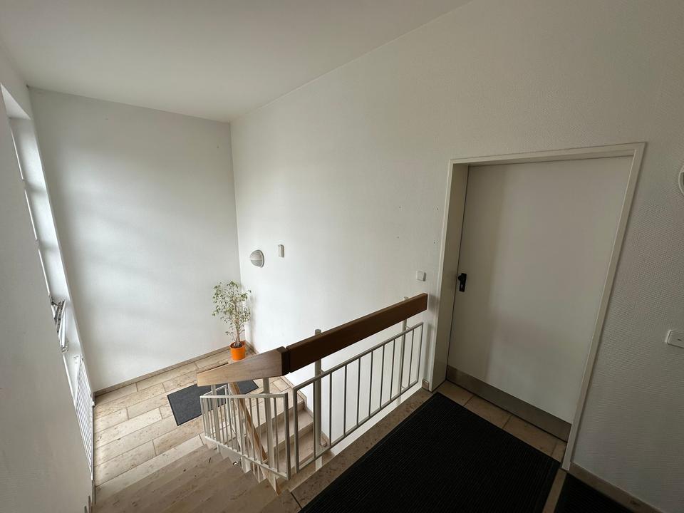 Thumbnail-Großzügige Bürofläche auf 2 Etagen mit Küche! Teilbar ab 93m²