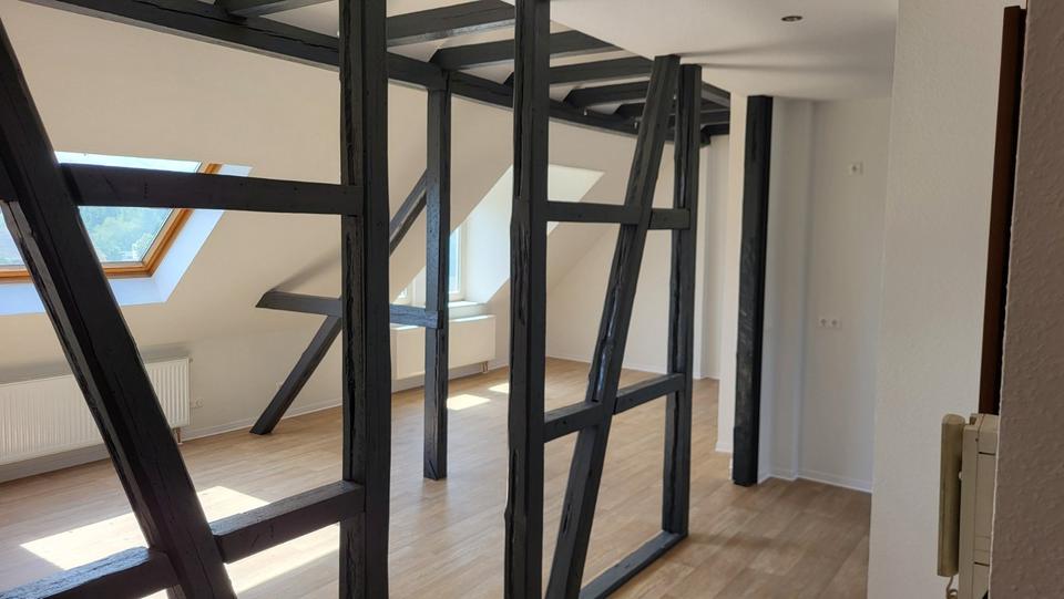 Thumbnail-Wunderschöne Dachgeschoß 3 Raumwohnung, großzügig geschnitten