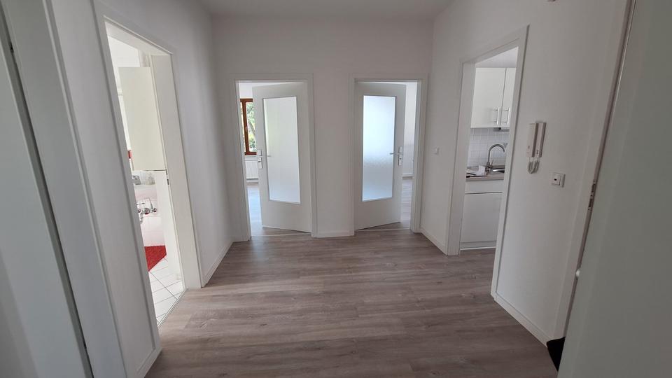 Thumbnail-3-Zi.-Wohnung in Celle in Bestlage mit Balkon, EBK, renoviert