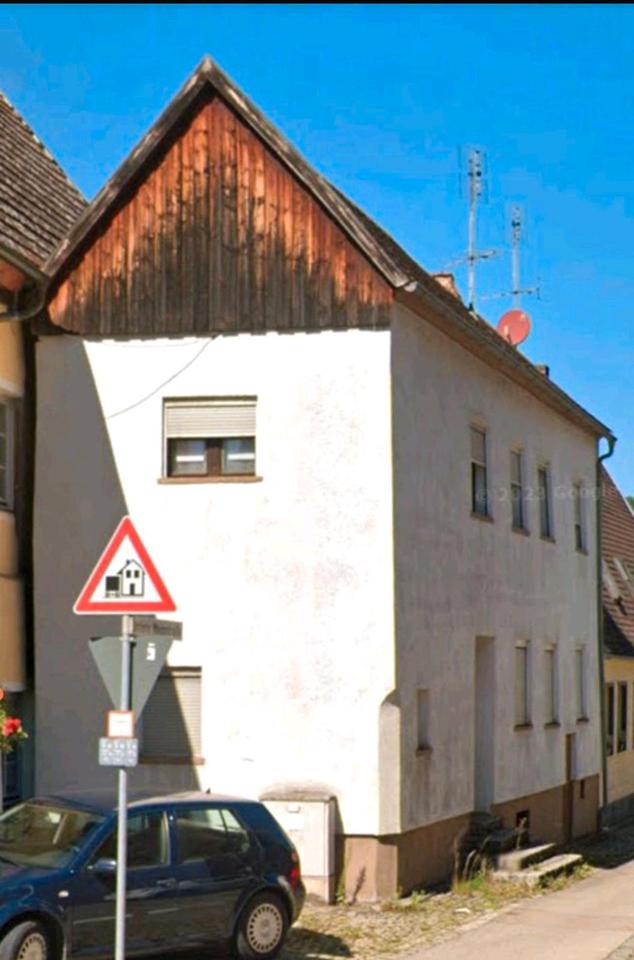 Thumbnail-Teilweise-Renoviertes Reihenendhaus mit ausbaufähigem Dachboden