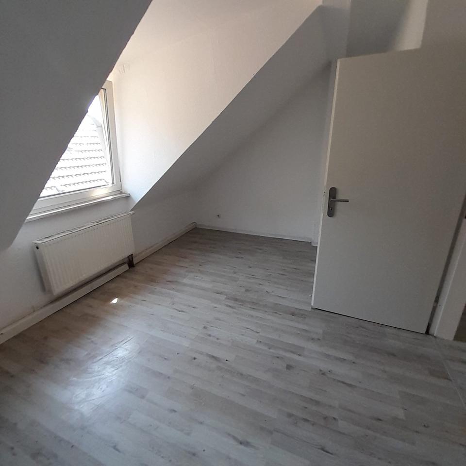 Thumbnail-3 Zimmer DG Wohnung in ruhiger Lage von Duisburg