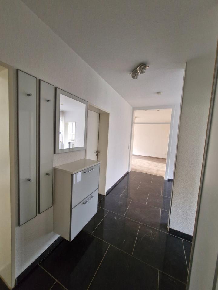 Thumbnail-3,5-Zimmer Eigentumswohnung mit Garage in ruhiger Sackgasse