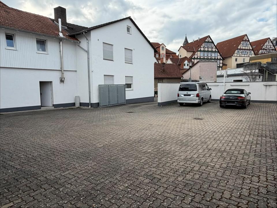 Thumbnail-Große abgeschlossene Park- & Lagerfläche + großem Abstellraum