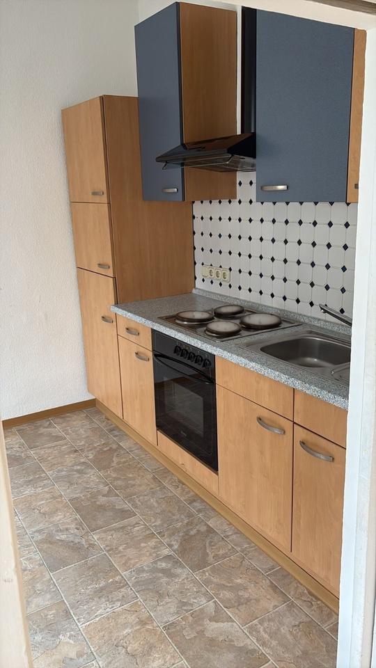 Thumbnail-Schöne helle 2 Zimmerwohnung mit Einbauküche zu vermieten