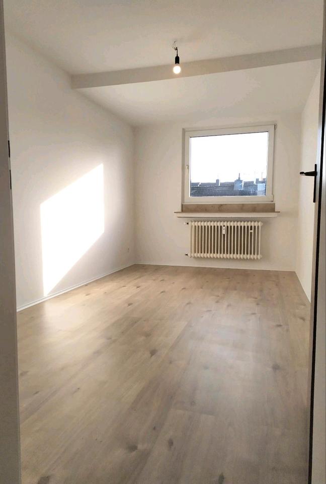 Thumbnail-3 Zimmer 65qm 2 Stellplätze Gut Vermietet, Super Rendite